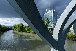 Pour illustrer la disparitions d'au moins 46 postes à plein-temps (dont le mien), j'ai réalisé initialement pour le TJ cette série d'images Pour illustrer la disparitions d'au moins 46 postes à plein-temps (dont le mien), j'ai réalisé initialement pour le TJ cette série d'images