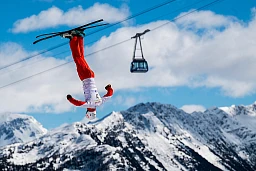 Airolo: Freestyle: FIS Freestyle Ski World Cup 2024, Pirmin Werner (SUI) in azione Airolo: Freestyle: FIS Freestyle Ski World Cup 2024, Pirmin Werner (SUI) in azione