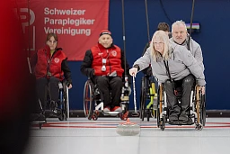 Stein spielen an der Rollstuhl Curling SM Stein spielen an der Rollstuhl Curling SM