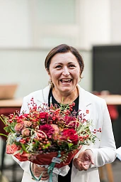 In den 70er-Jahren ist sie mit ihrer Familie aus Chile in die Schweiz geflüchtet. Nun steht sie an der Spitze der Stadt Biel. In den 70er-Jahren ist sie mit ihrer Familie aus Chile in die Schweiz geflüchtet. Nun steht sie an der Spitze der Stadt Biel.