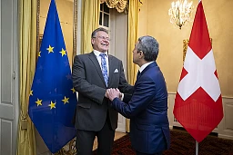 Maros Sefcovic, Executive Vice-President of the European Commission, left, and Swiss Federal Councillor Ignazio Cassis, right, take a pose during a working visit by Swiss Federal Councillor Ignazio Cassis to Maros Sefcovic, Vice-President of the European Commission, at the Lohn country residence of the Swiss government, on Wednesday, November 27, 2024, in Kehrsatz near Bern, Switzerland. (KEYSTONE/Anthony Anex) Maros Sefcovic, Executive Vice-President of the European Commission, left, and Swiss Federal Councillor Ignazio Cassis, right, take a pose during a working visit by Swiss Federal Councillor Ignazio Cassis to Maros Sefcovic, Vice-President of the European Commission, at the Lohn country residence of the Swiss government, on Wednesday, November 27, 2024, in Kehrsatz near Bern, Switzerland. (KEYSTONE/Anthony Anex)