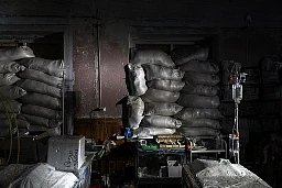 Intensivstationen sind einsatzbereit, die Fenster sind mit Sandsäcken geschützt.