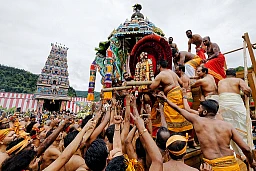 In der Tempelanlage «Sri Manonmani Ampal» in Trimbach (SO) ging am 23. Juni 2024 das jährliche Hindu-Tempelfest über die Bühne. In der Tempelanlage «Sri Manonmani Ampal» in Trimbach (SO) ging am 23. Juni 2024 das jährliche Hindu-Tempelfest über die Bühne.